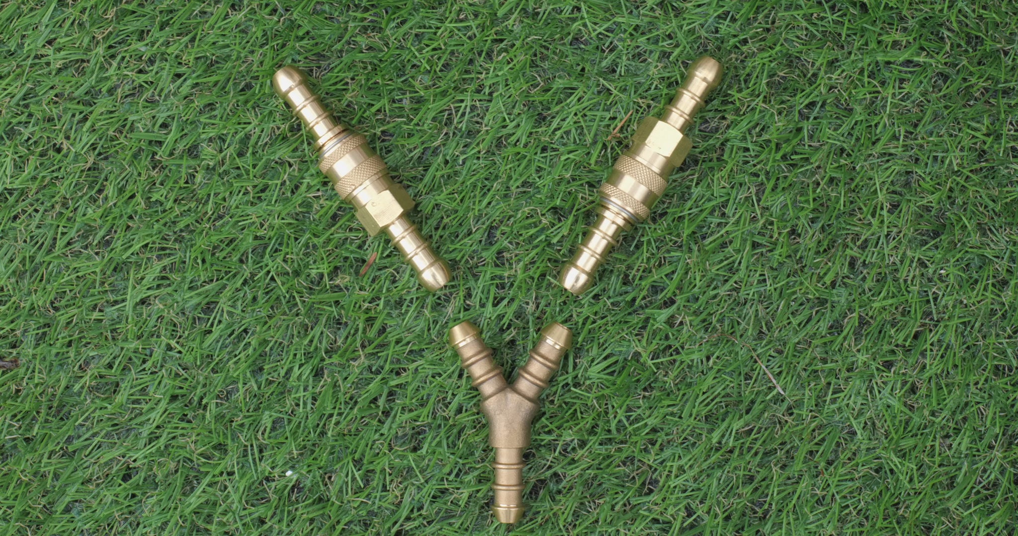 video showing how the gas hose 3 way splitter works